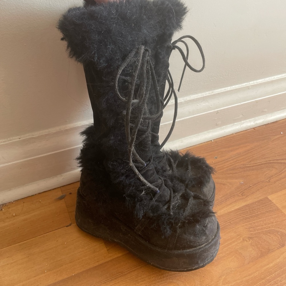 Cubby Demonia fluffy platform boots